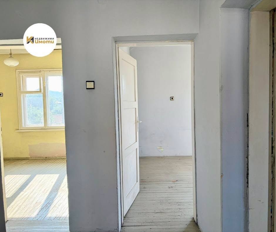 Продава ЕТАЖ ОТ КЪЩА, гр. Баня, област Пловдив, снимка 8 - Етаж от къща - 55848743