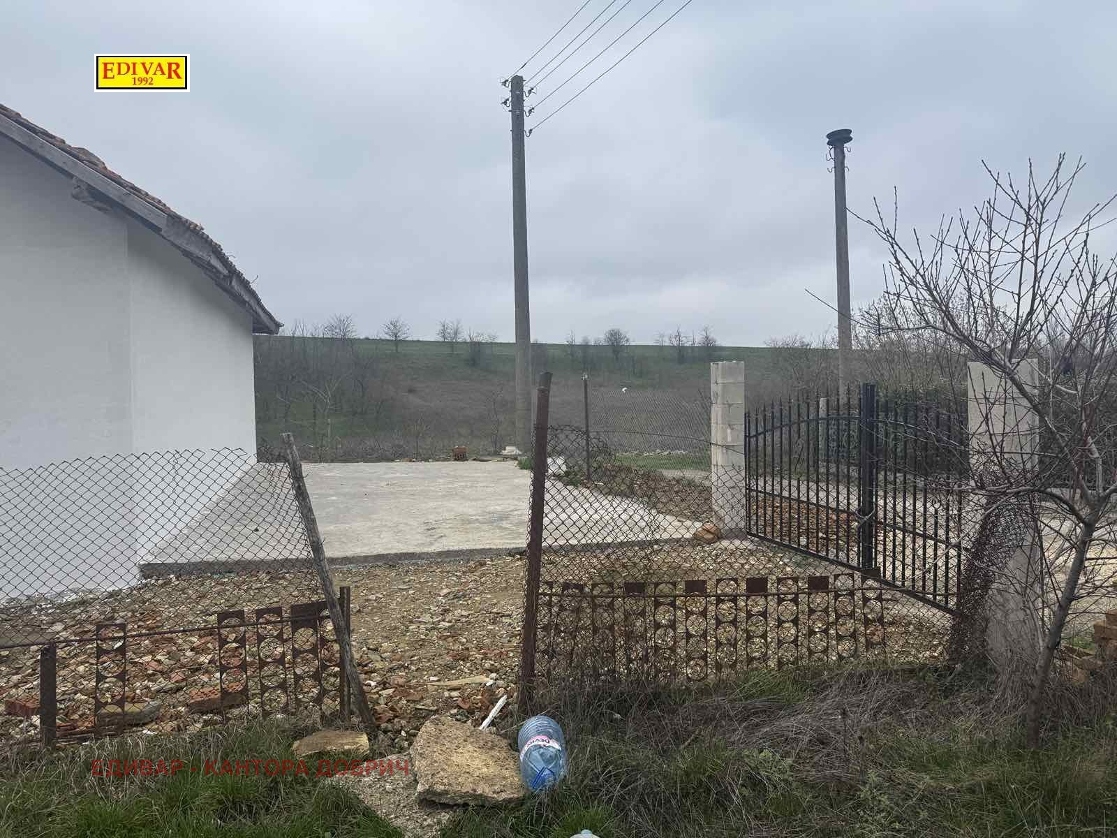 Продава КЪЩА, с. Росеново, област Добрич, снимка 2 - Къщи - 52810233