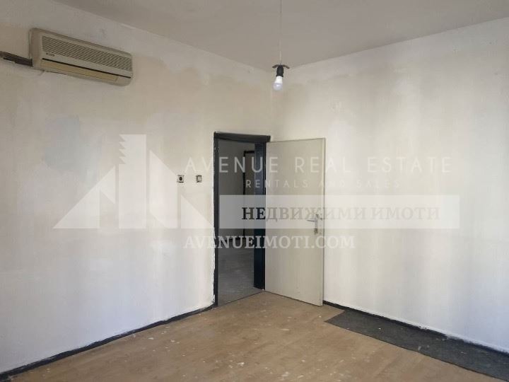 Продава МНОГОСТАЕН, гр. Пловдив, Каменица 1
