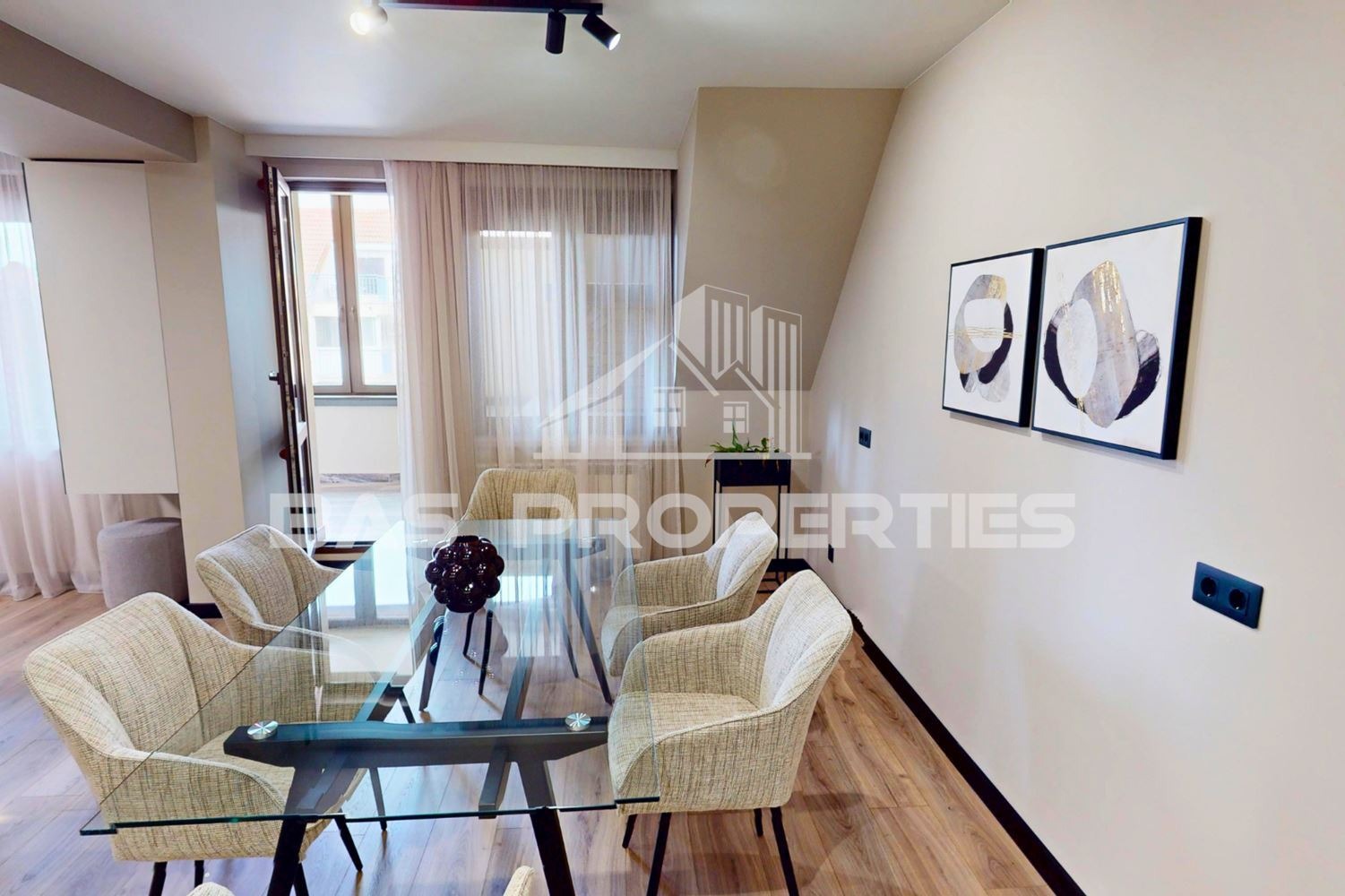 Продава МНОГОСТАЕН, гр. София, Център, снимка 4 - Апартаменти - 54216697