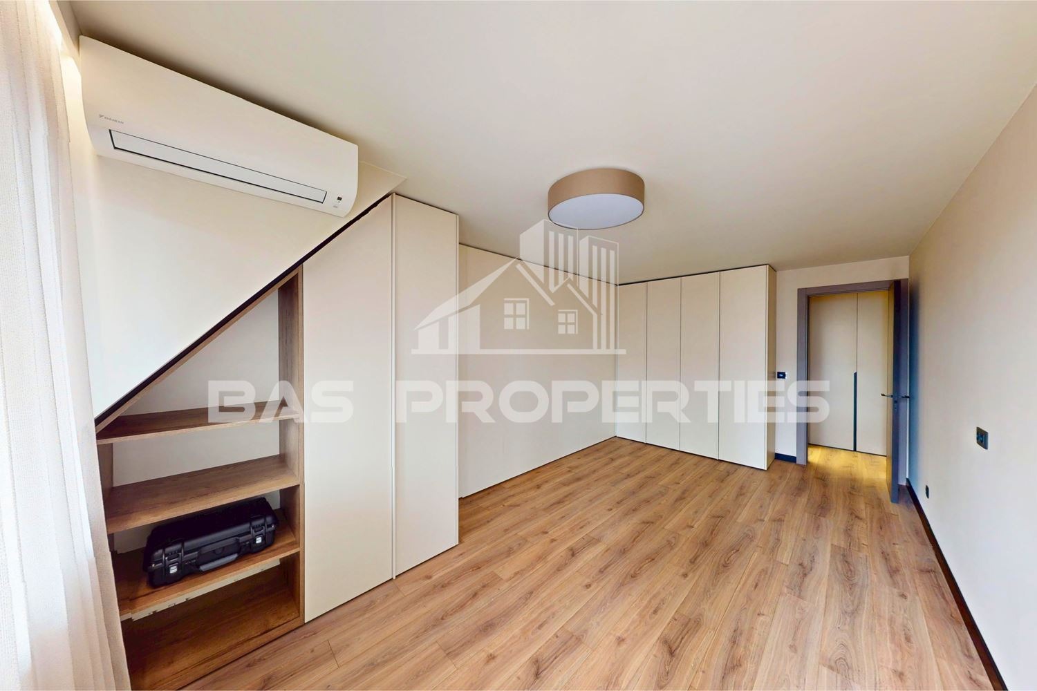 Продава МНОГОСТАЕН, гр. София, Център, снимка 15 - Апартаменти - 54216697