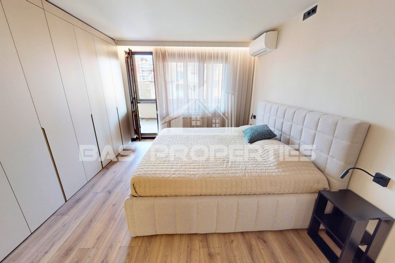 Продава МНОГОСТАЕН, гр. София, Център, снимка 10 - Апартаменти - 54216697