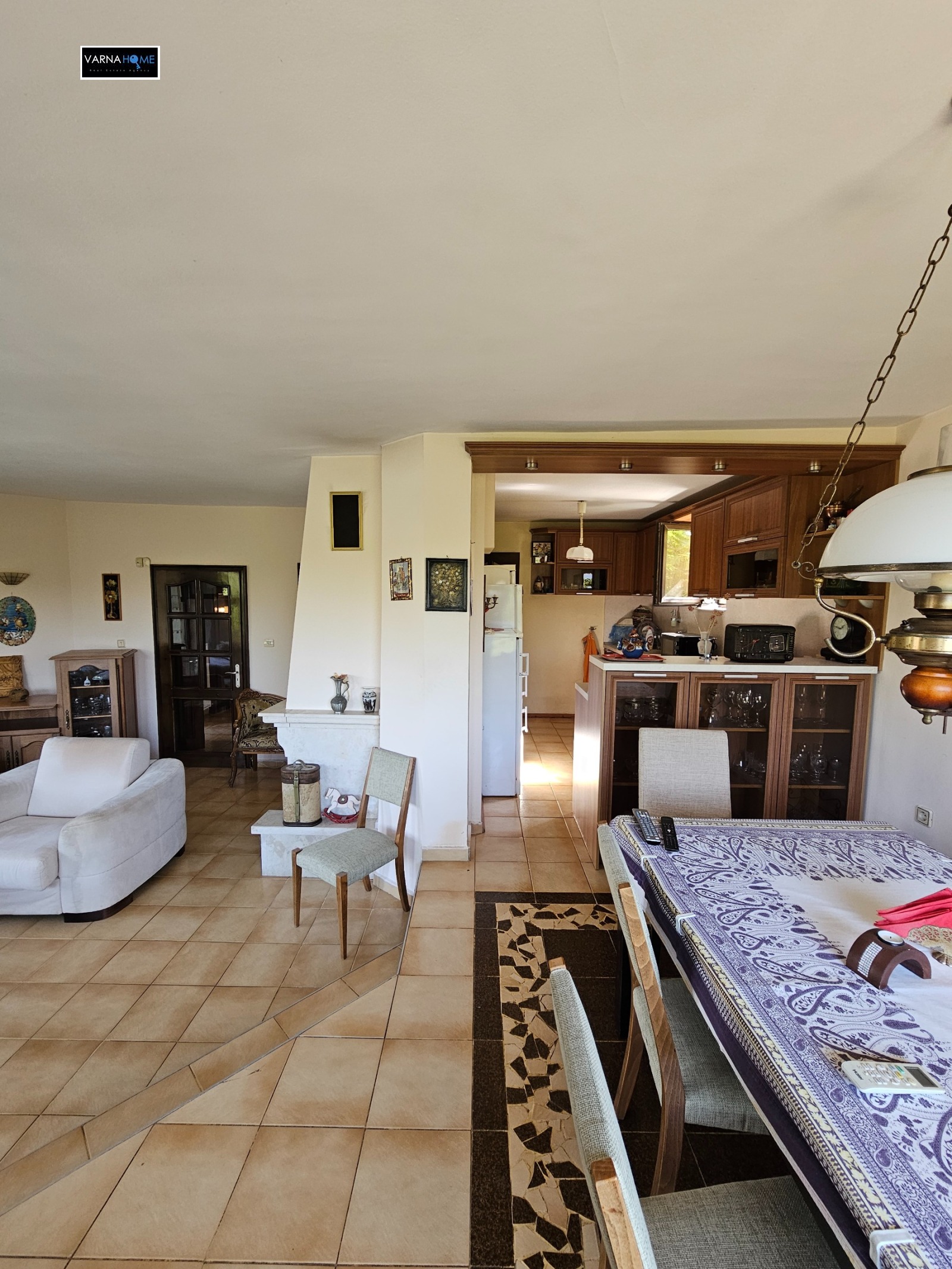 Продава КЪЩА, гр. Варна, Свети Никола, снимка 2 - Къщи - 48213373
