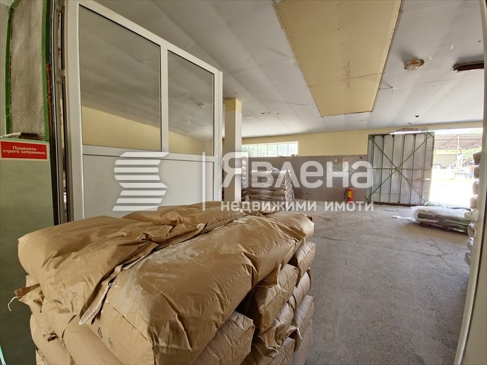 Продава ПРОМ. ПОМЕЩЕНИЕ, гр. Луковит, област Ловеч, снимка 2 - Производствени сгради - 55533263