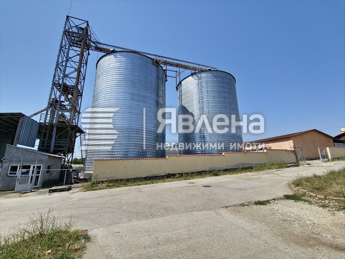 Продава ПРОМ. ПОМЕЩЕНИЕ, гр. Луковит, област Ловеч, снимка 3 - Производствени сгради - 55533263