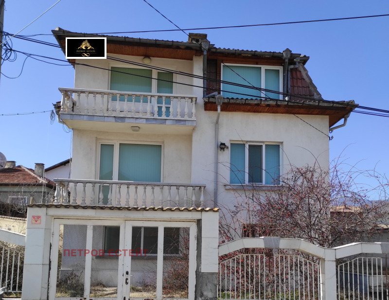 Продава КЪЩА в област Пазарджик, гр. Велинград - 300 кв.м / 218 500 € » 427 348.86 лв., ПЕТРОВ ЕСТЕЙТ