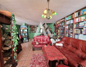 Maisonette Idealen tsentar, Pleven