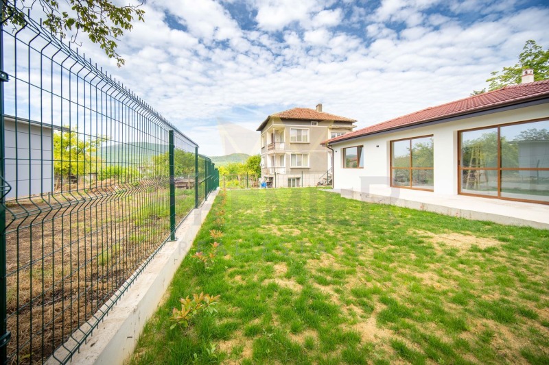 En venta  Casa región Dóbrich , Obrochishte , 110 metros cuadrados | 43295915 - imagen [2]
