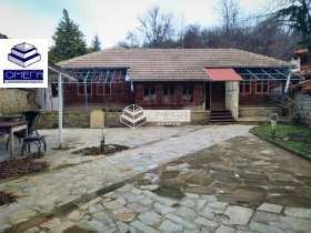 Продажба на имоти в с. Катунище, област Сливен - изображение 1 