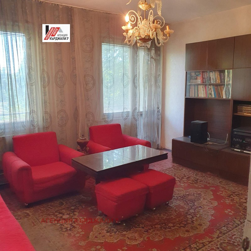 Продава 3-СТАЕН, град Кърджали, Център • 178000 лв. • 77525267 — Holmes.bg