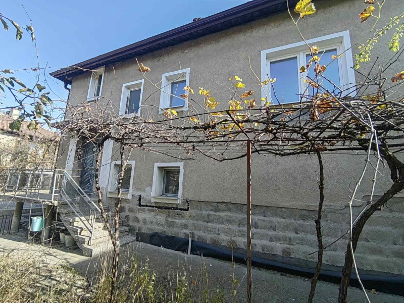 Продава КЪЩА в град Перник, Църква - 180 кв.м / 165 000 € » 322 711.95 лв., ЕЛТЕКОМ 2001
