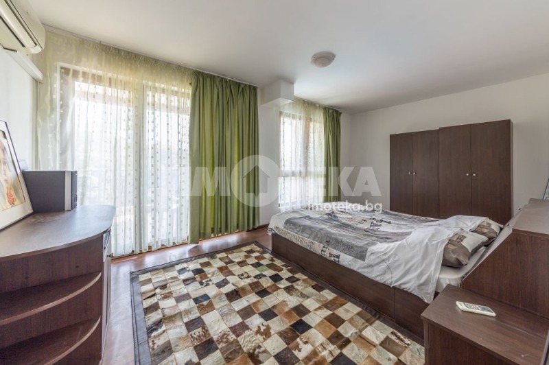 Myytävänä  1 makuuhuone Varna , k.k. Zlatni pjasatsi , 101 neliömetriä | 82807664 - kuva [2]