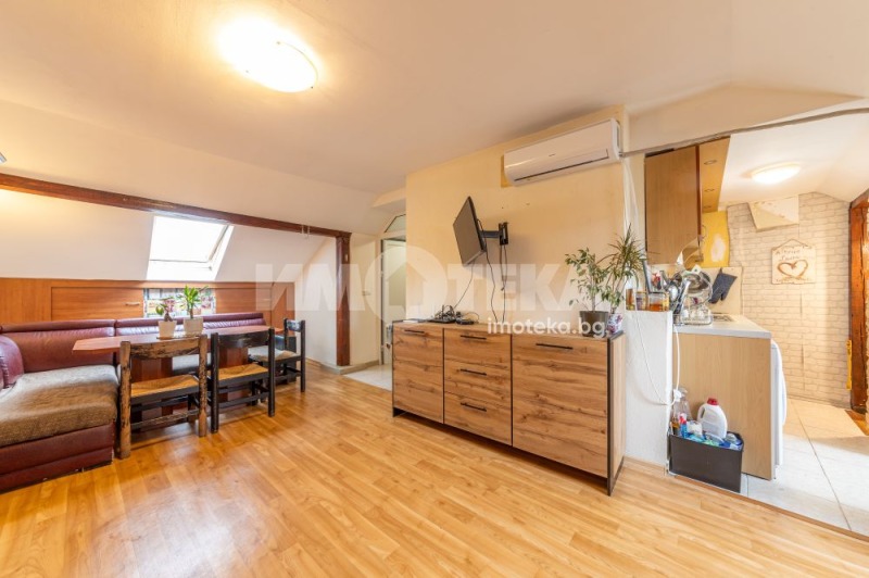 Продава 3-СТАЕН, гр. Варна, Цветен квартал, снимка 2 - Апартаменти - 52164540