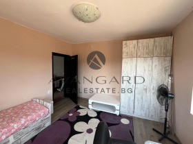 Hus Karadsjovo, region Plovdiv 3