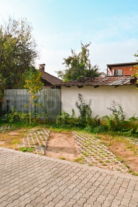 Park alanı Nadejda 4, Sofia 3