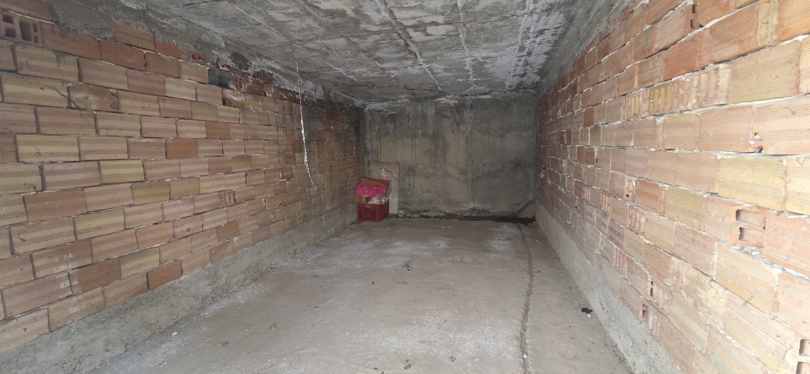 Продава ГАРАЖ, ПАРКОМЯСТО, гр. Карлово, област Пловдив