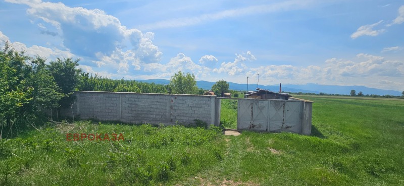 Продава ПАРЦЕЛ в област София, с. Лесново - 6448 кв.м / 220 000 € » 430 282.60 лв., ЕВРОКАЗА