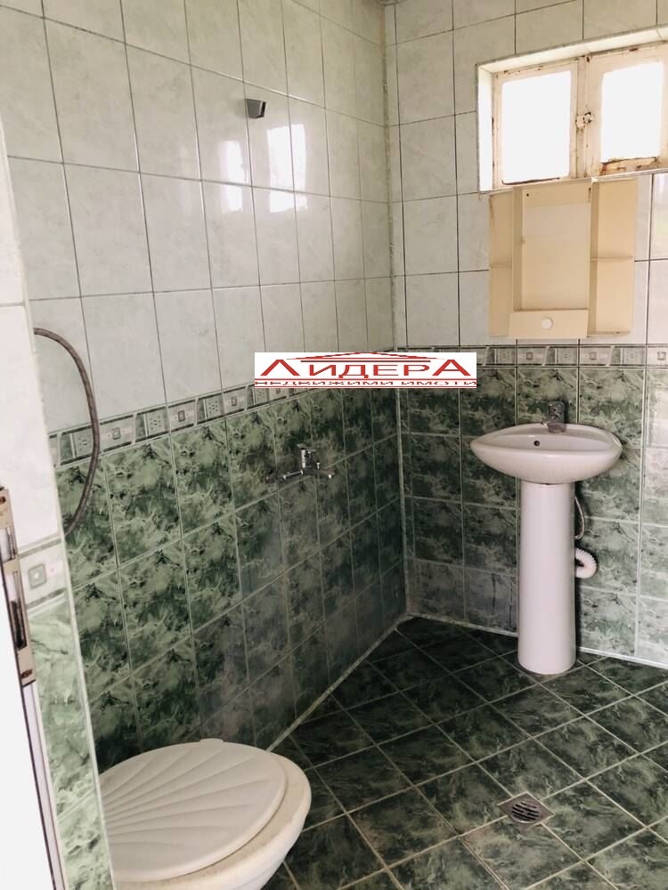 Продава КЪЩА, с. Тополово, област Пловдив, снимка 2 - Къщи - 49061346