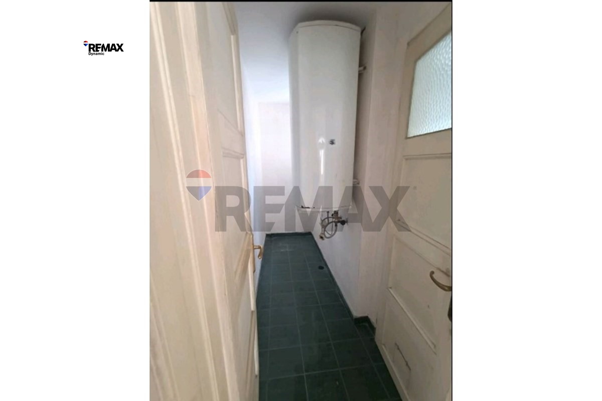 Продава МНОГОСТАЕН, гр. Бургас, Център, снимка 6 - Апартаменти - 55790325
