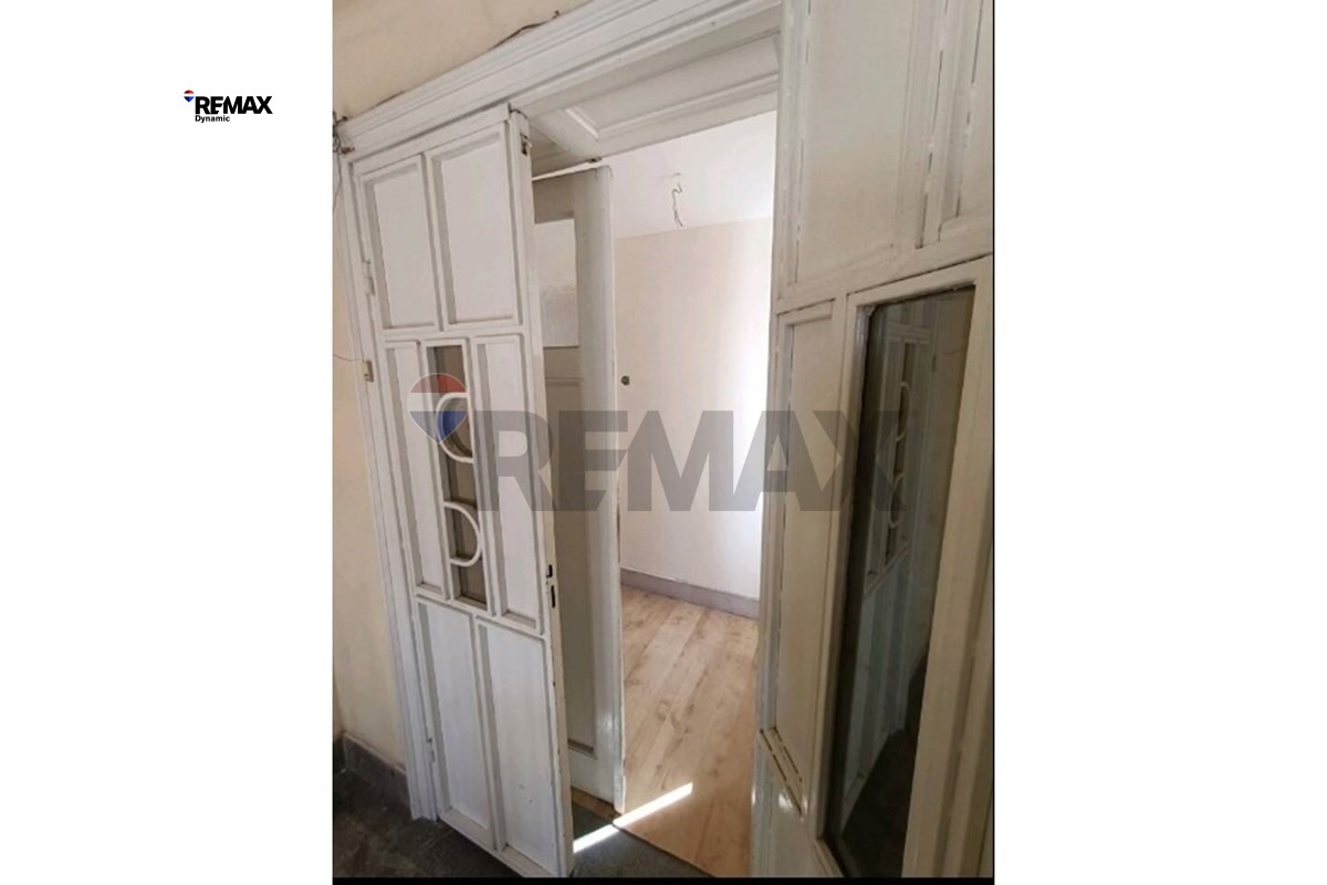 Продава МНОГОСТАЕН, гр. Бургас, Център, снимка 5 - Апартаменти - 55790325
