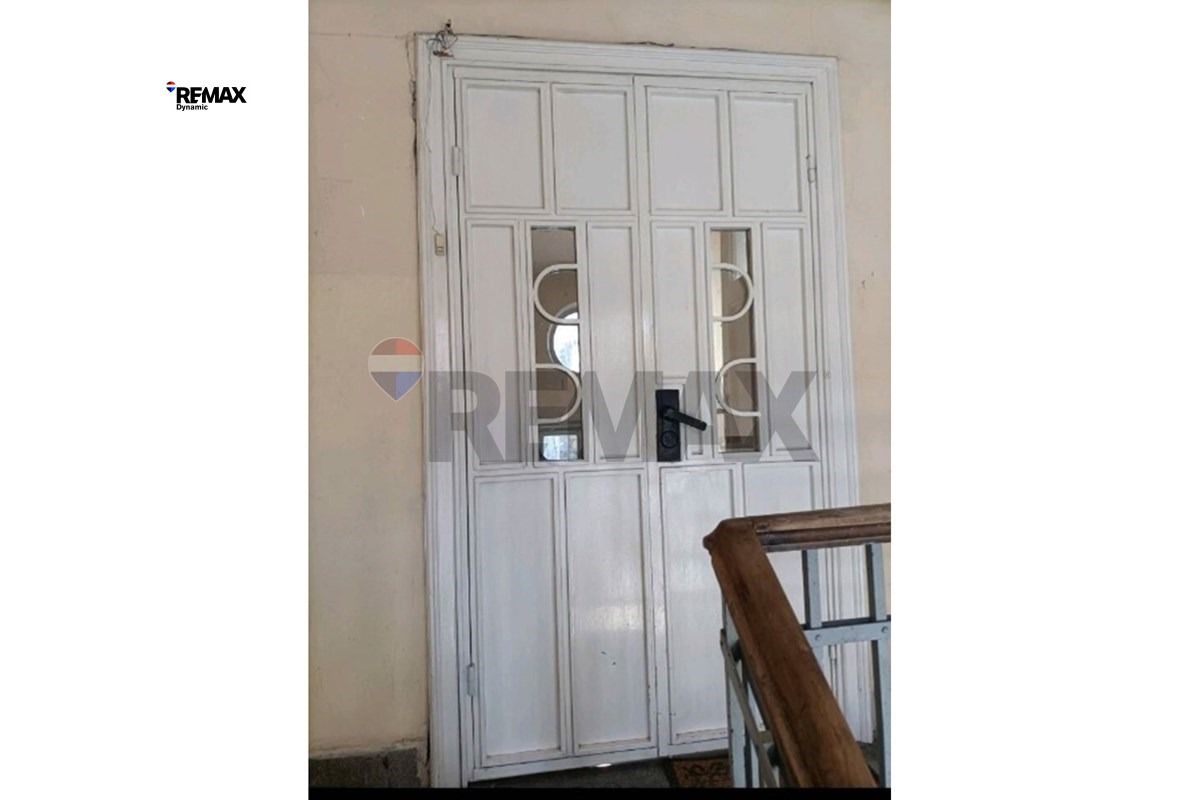 Продава МНОГОСТАЕН, гр. Бургас, Център, снимка 4 - Апартаменти - 55790325