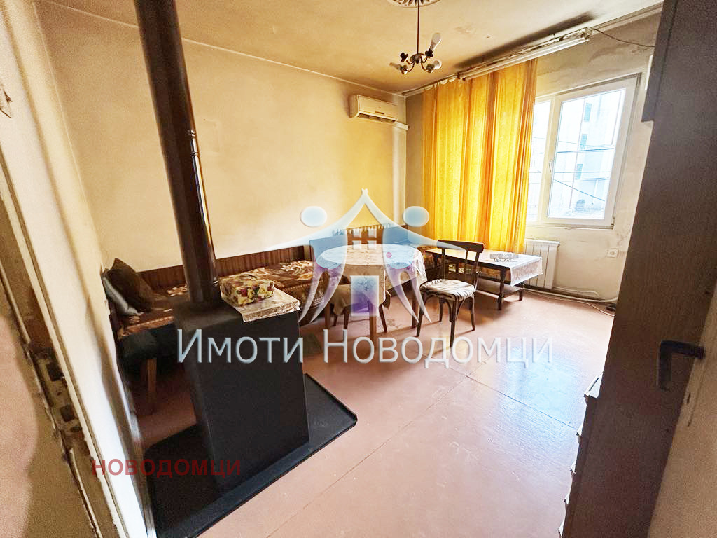 Продава ЕТАЖ ОТ КЪЩА, гр. Шумен, Военно училище, снимка 2 - Етаж от къща - 51904236