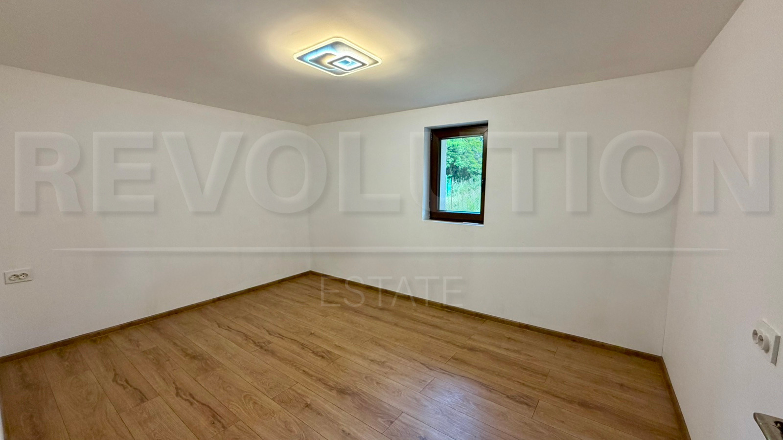 Продава КЪЩА, с. Долни Романци, област Перник, снимка 12 - Къщи - 55146549