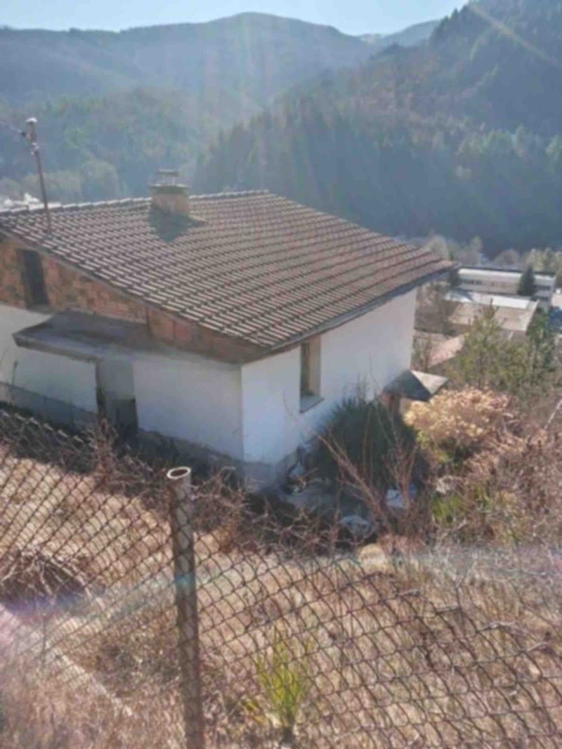 Продава КЪЩА, област София, гр. Своге • 75000 € / 146687.25 лв. • 35720055 1