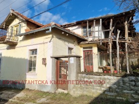 Продажба на имоти в гр. Угърчин, област Ловеч - изображение 1 