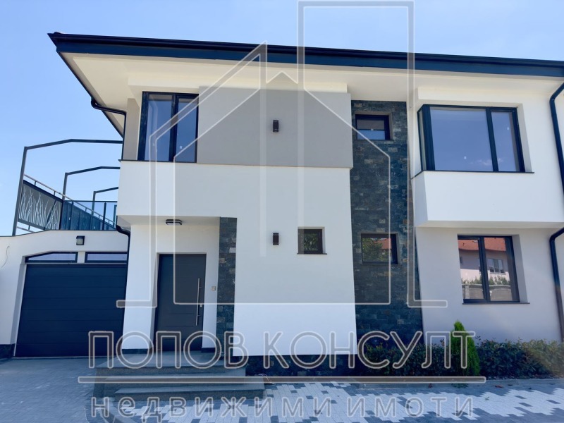 De vânzare  Casa Plovdiv , Ostromila , 330 mp | 41142655