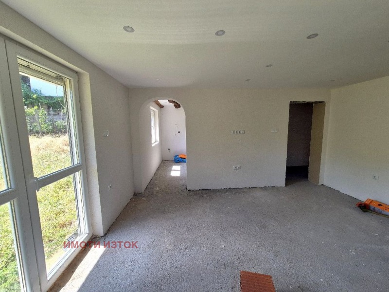 Продава  Къща област Перник , с. Черна гора , 150 кв.м | 64533497 - изображение [9]