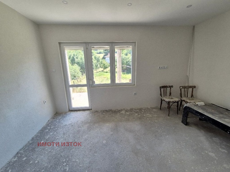 Продава  Къща област Перник , с. Черна гора , 150 кв.м | 64533497 - изображение [14]