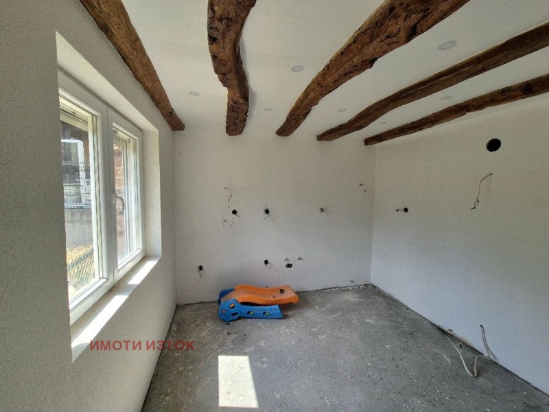 Продава  Къща област Перник , с. Черна гора , 150 кв.м | 64533497 - изображение [8]