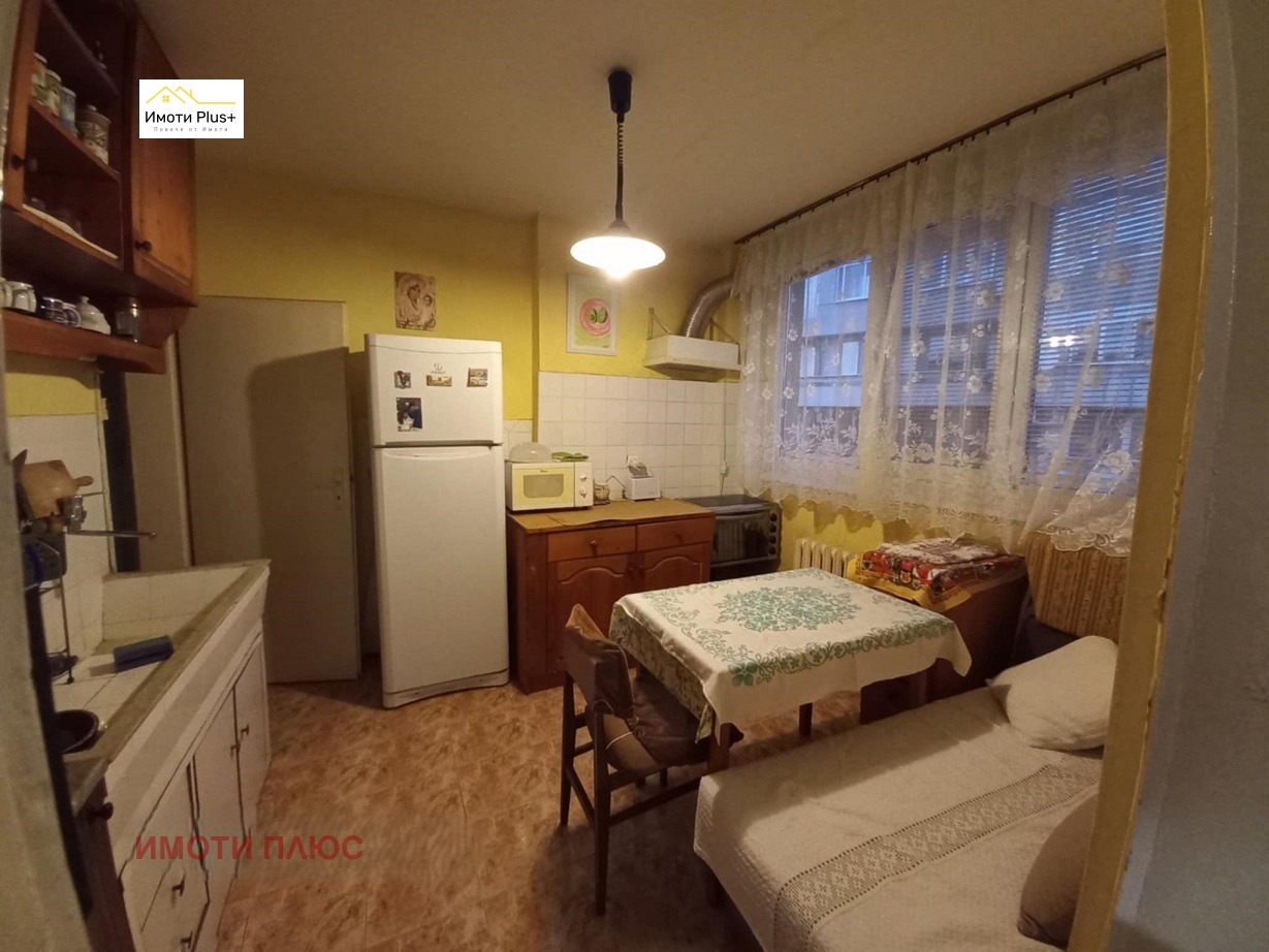 Продава МНОГОСТАЕН, гр. Шумен, Център, снимка 7 - Апартаменти - 55410596