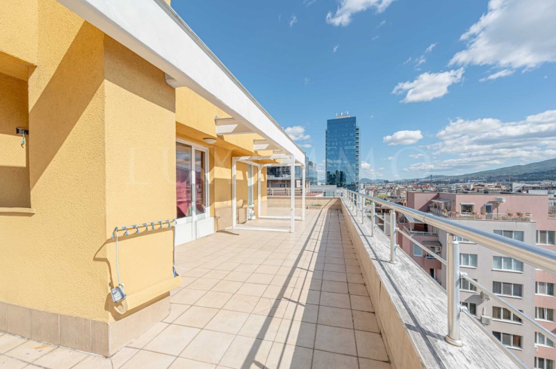 À venda  2 quartos Sofia , Manastirski livadi , 221 m² | 52177211 - imagem [2]