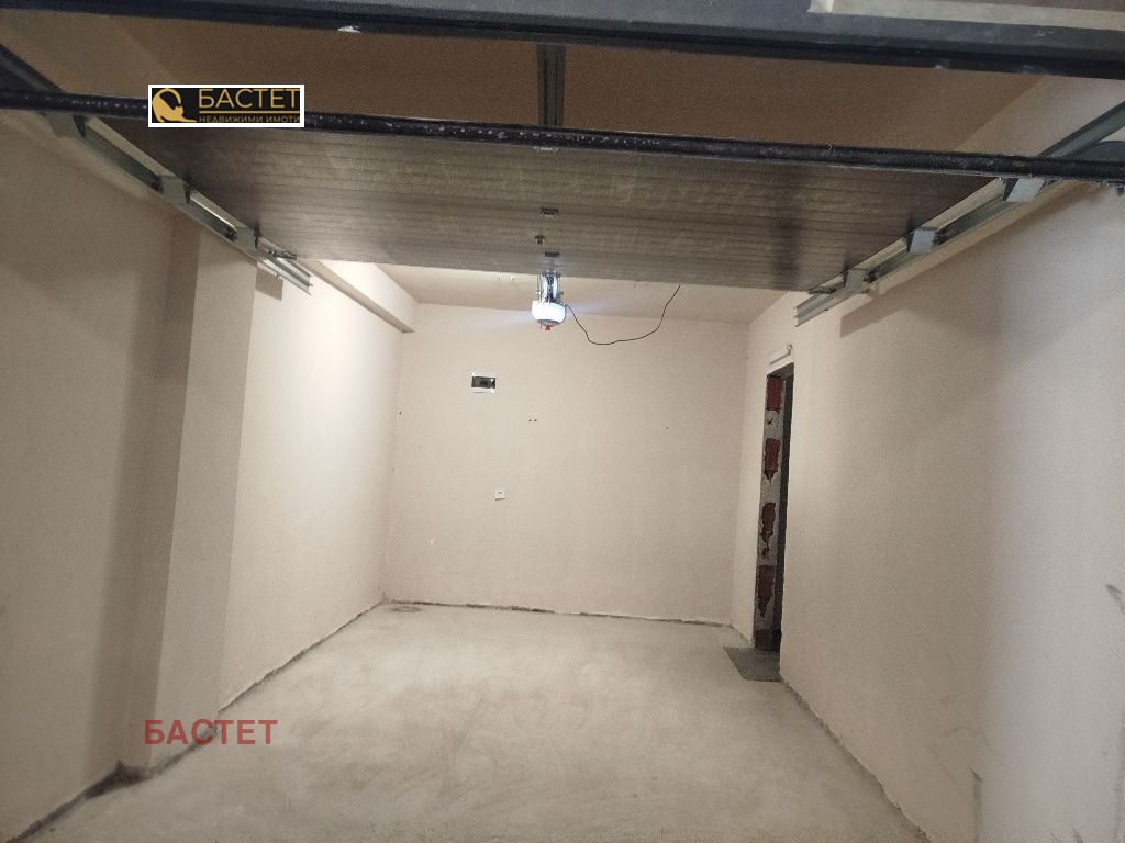 Продава ГАРАЖ, ПАРКОМЯСТО, гр. София, Карпузица