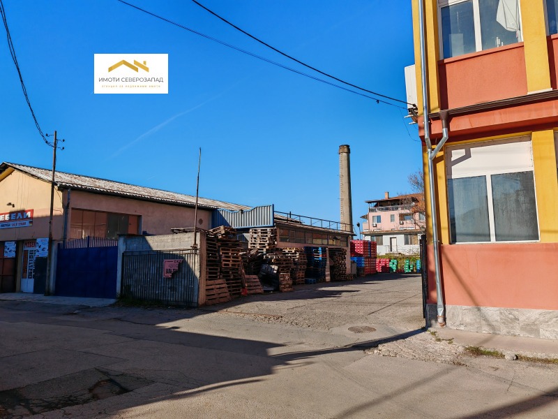 Продава СКЛАД в град Монтана, Идеален център - 2617 кв.м / 675 000 € » 1 320 185.25 лв., ИМОТИ СЕВЕРОЗАПАД