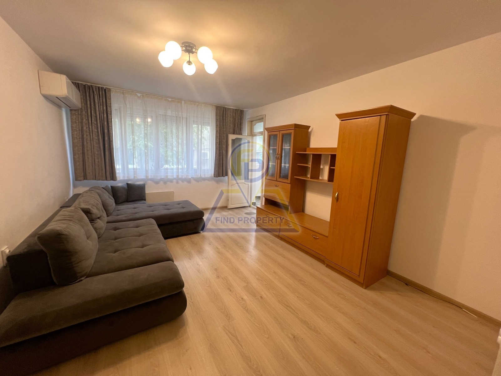 Продава 3-СТАЕН, гр. Бургас, Център, снимка 2 - Апартаменти - 55059535