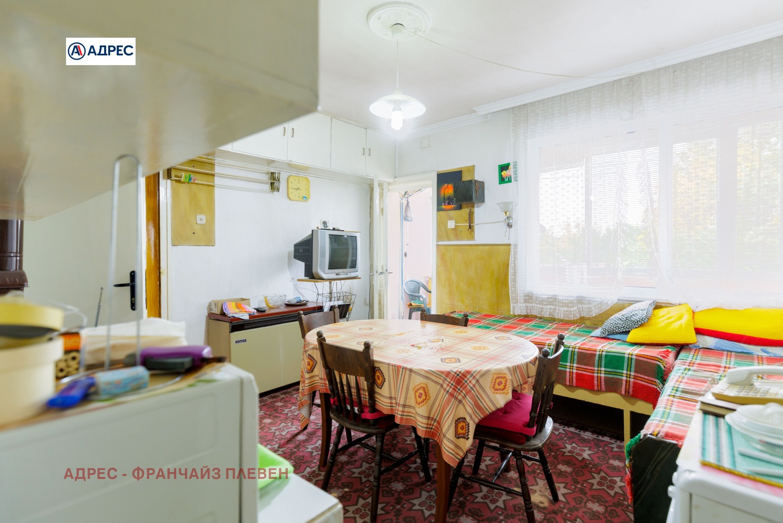 Продава ЕТАЖ ОТ КЪЩА, гр. Плевен, 9-ти квартал, снимка 2 - Етаж от къща - 55811241
