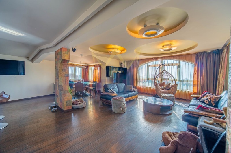 À venda  Mais de 3 quartos Varna , Tchaika , 230 m² | 55515866