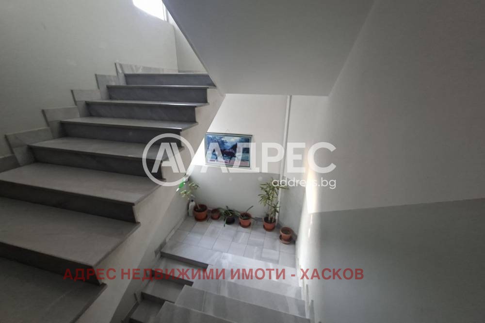 Продава МНОГОСТАЕН, гр. Хасково, Дружба 1, снимка 16 - Апартаменти - 54849896
