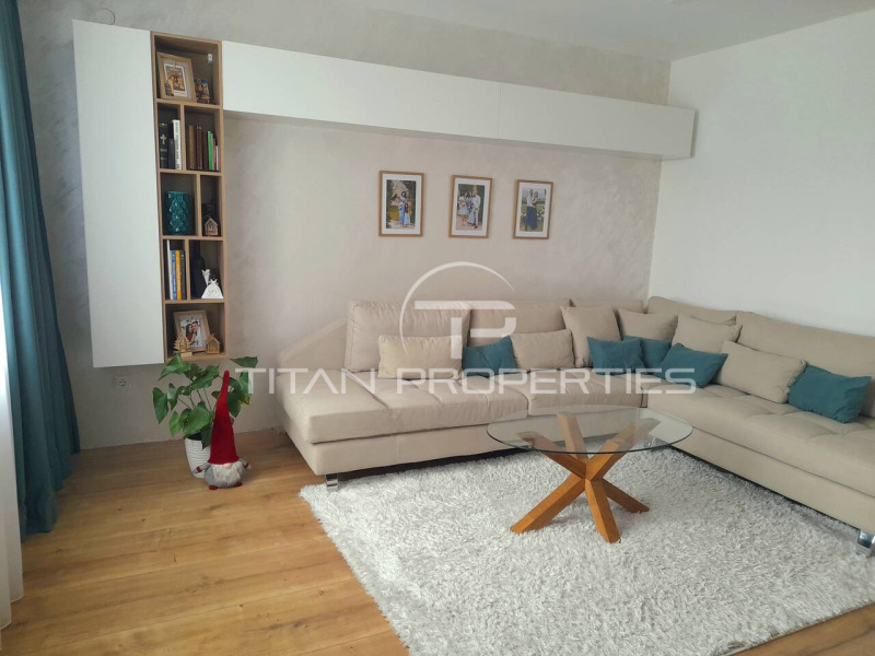 Na sprzedaż  Piętro domu Plowdiw , Christo Smirnenski , 100 mkw | 99891955