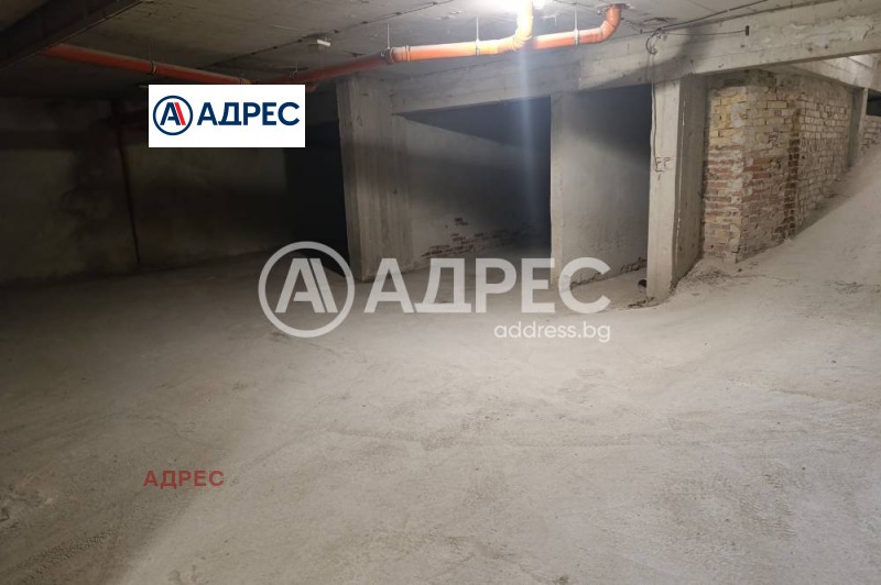 Продава ГАРАЖ, ПАРКОМЯСТО, гр. Варна, Център, снимка 5 - Гаражи и паркоместа - 52747121