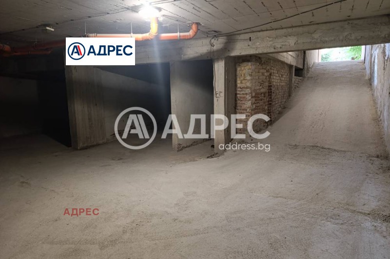 Продава ГАРАЖ, ПАРКОМЯСТО, гр. Варна, Център, снимка 8 - Гаражи и паркоместа - 52747121