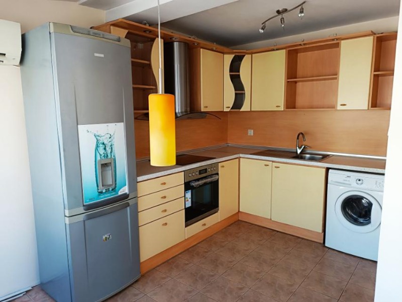 À venda  2 quartos Varna , Sportna zala , 81 m² | 27138018