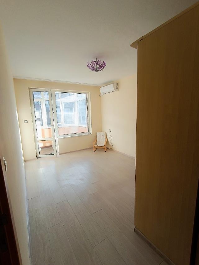 À venda  2 quartos Varna , Sportna zala , 81 m² | 27138018 - imagem [3]