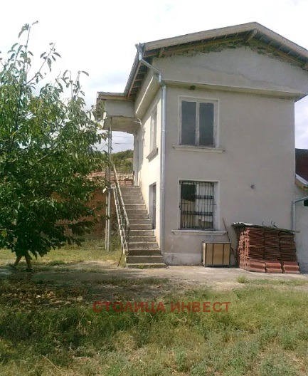 In vendita  Villa regione Ruse , Svalenik , 300 mq | 68758400