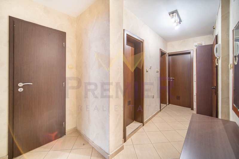 Продава  3-стаен град Варна , Център , 102 кв.м | 38098408 - изображение [17]