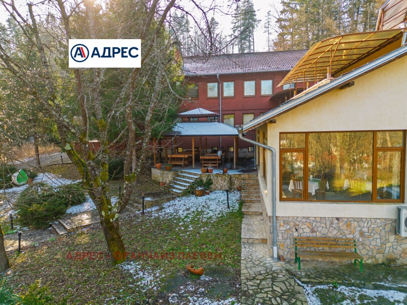 Продава ХОТЕЛ, с. Велчево, област Ловеч