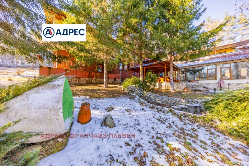 Продава ХОТЕЛ, с. Велчево, област Ловеч, снимка 2 - Хотели - 53416236